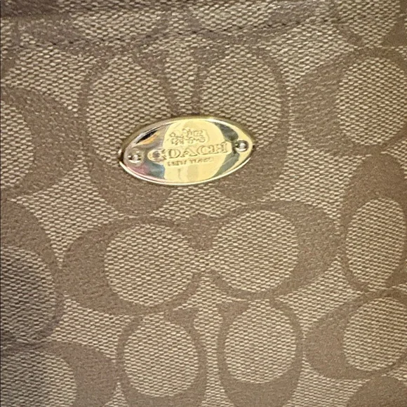 Coach Tan Signature Tote/ Diaper Bag/Lots of Storage 👜 - Picture 3 of 8